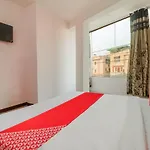 Oyo Hotel Z Black