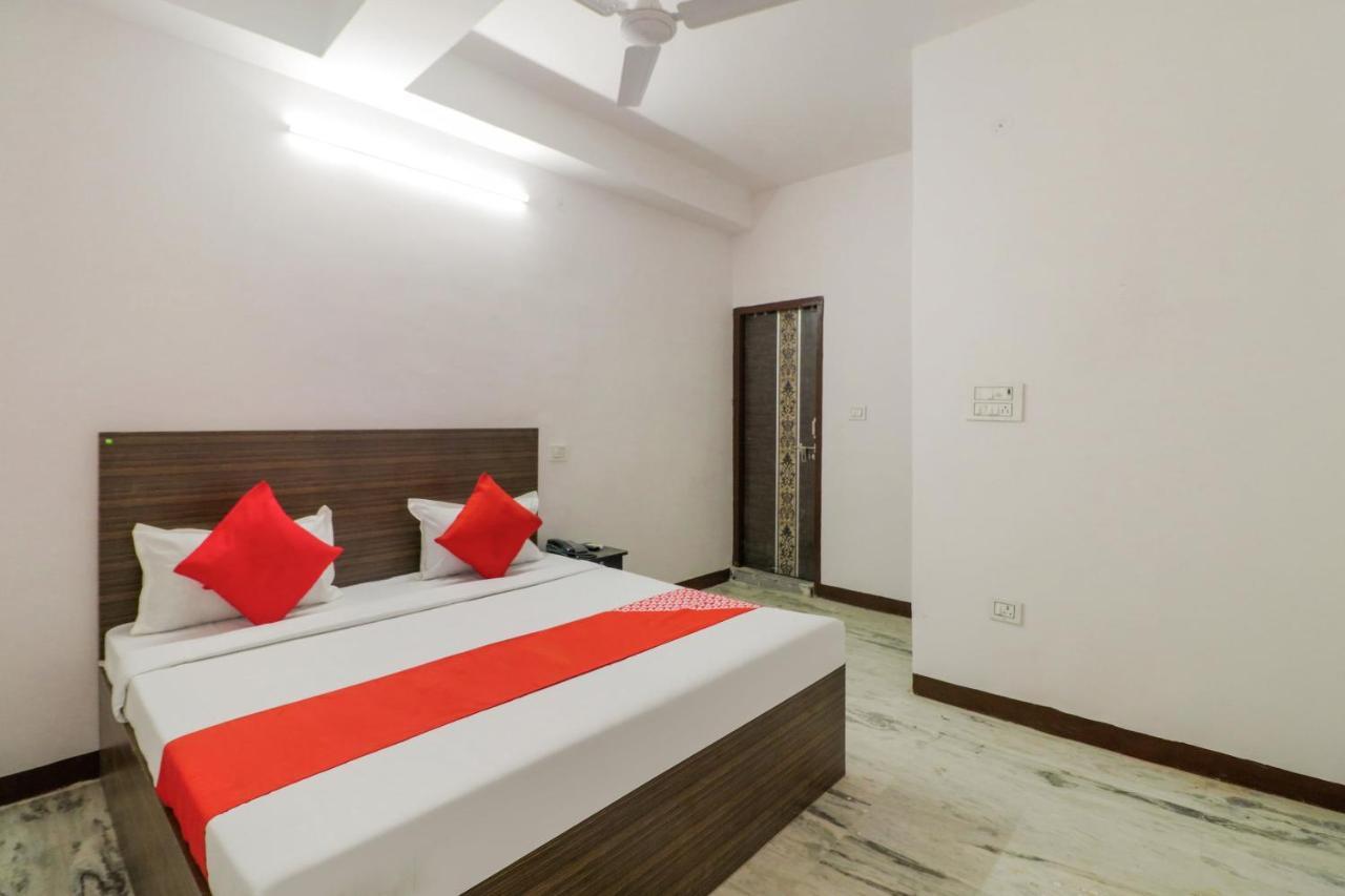Oyo Z Black 3* New Delhi