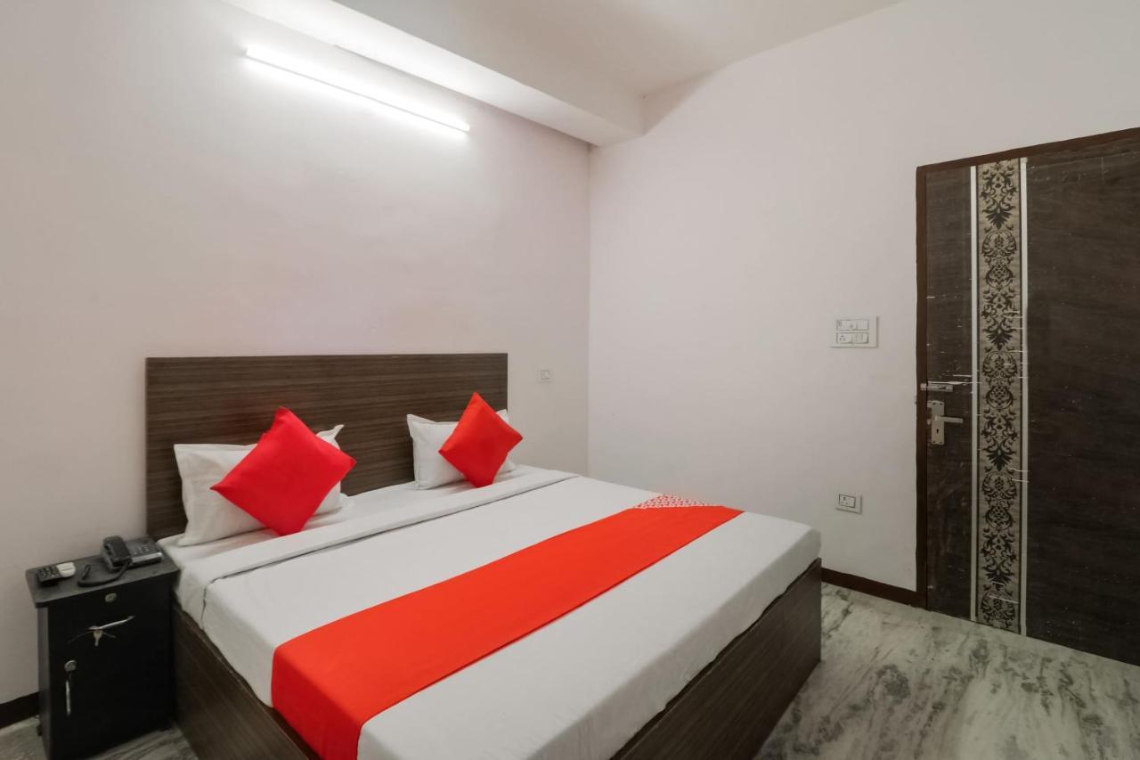 Oyo Z Black Hotel 3*